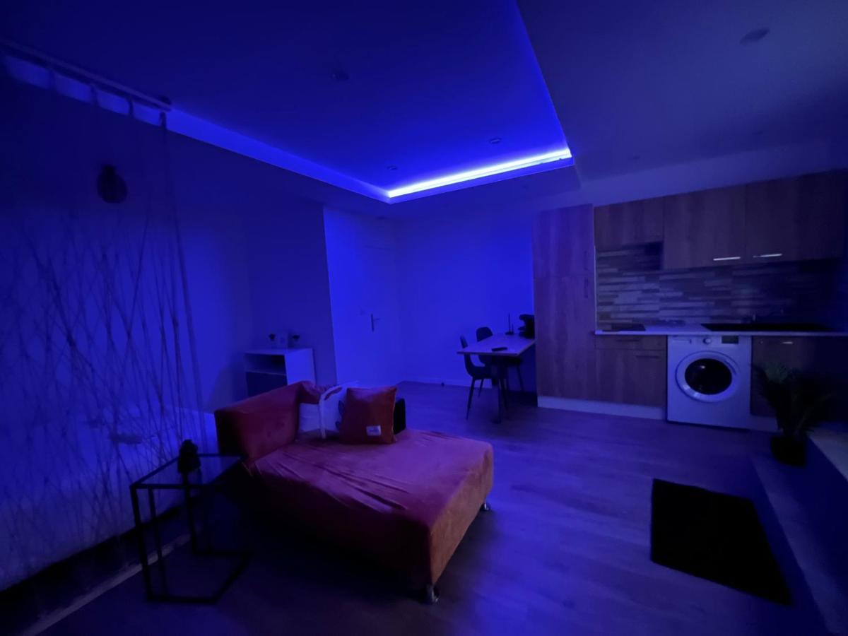 Appartement Luxe Jaune Saint-Etienne  Exterior photo